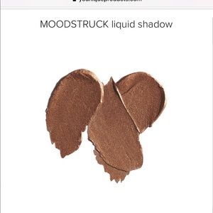 Younique liquid shadow ornate